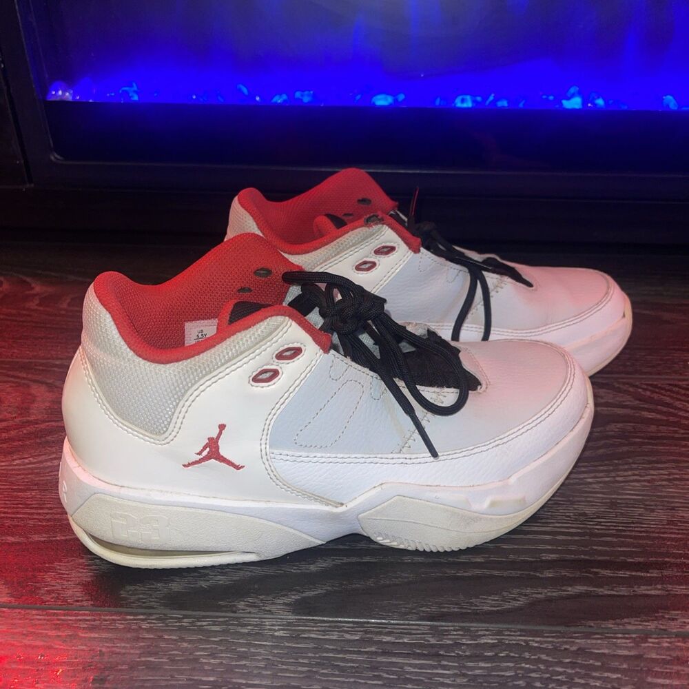 Nike Jordan Max Aura 3 DA8021-105 Kids Size 5.5Y Sneaker Shoes